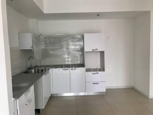Apartamento 4 cômodos Ramat Gan Rue Jabotinski 488-IBL-13