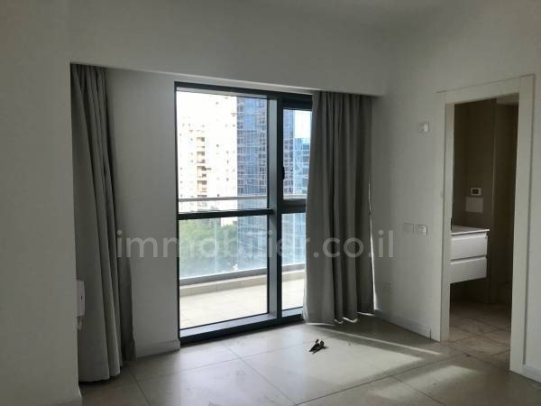 Apartamento 4 cômodos Ramat Gan Rue Jabotinski 488-IBL-13