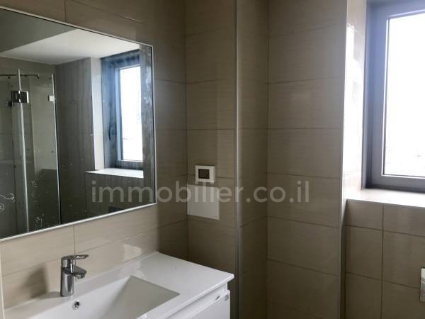 Apartamento 4 cômodos Ramat Gan Rue Jabotinski 488-IBL-13
