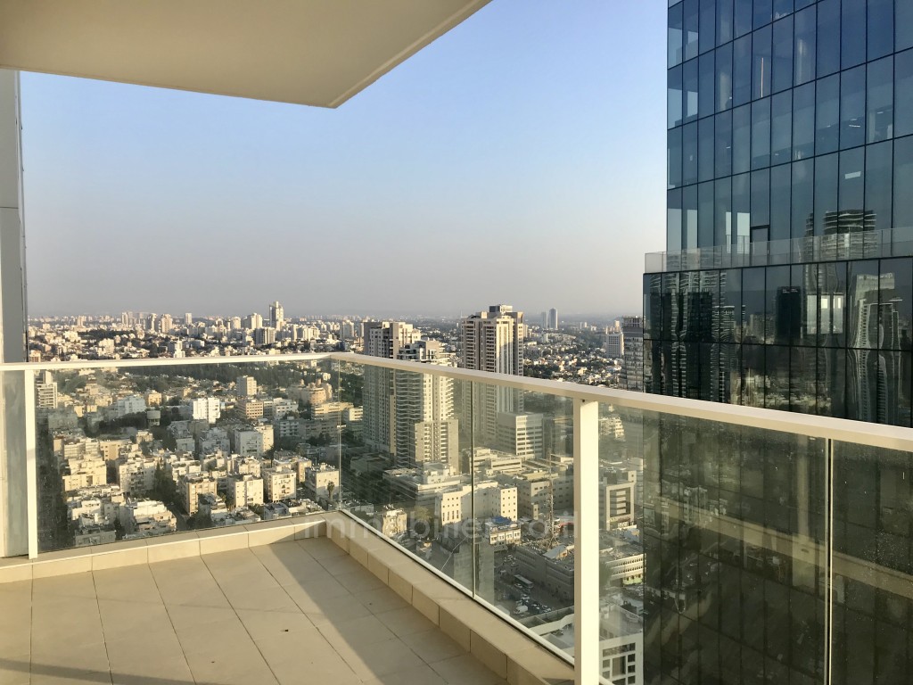 Apartamento 3 cômodos Tel Aviv Montifiory 488-IBL-2