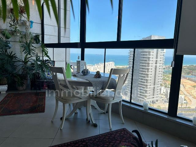 Apartamento 5 cômodos Ashdod Mar 511-IBL-1495