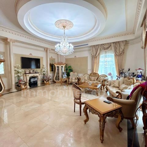 Casarão 8 cômodos Ashdod Tet vav 511-IBL-1518