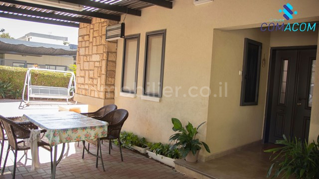 Casarão 6.5 cômodos Ascalão Barnea 511-IBL-1541