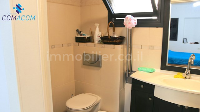 Casarão 6.5 cômodos Ascalão Barnea 511-IBL-1541