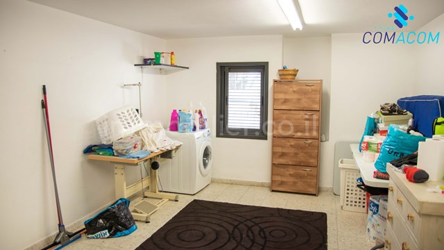 Casarão 6.5 cômodos Ascalão Barnea 511-IBL-1541