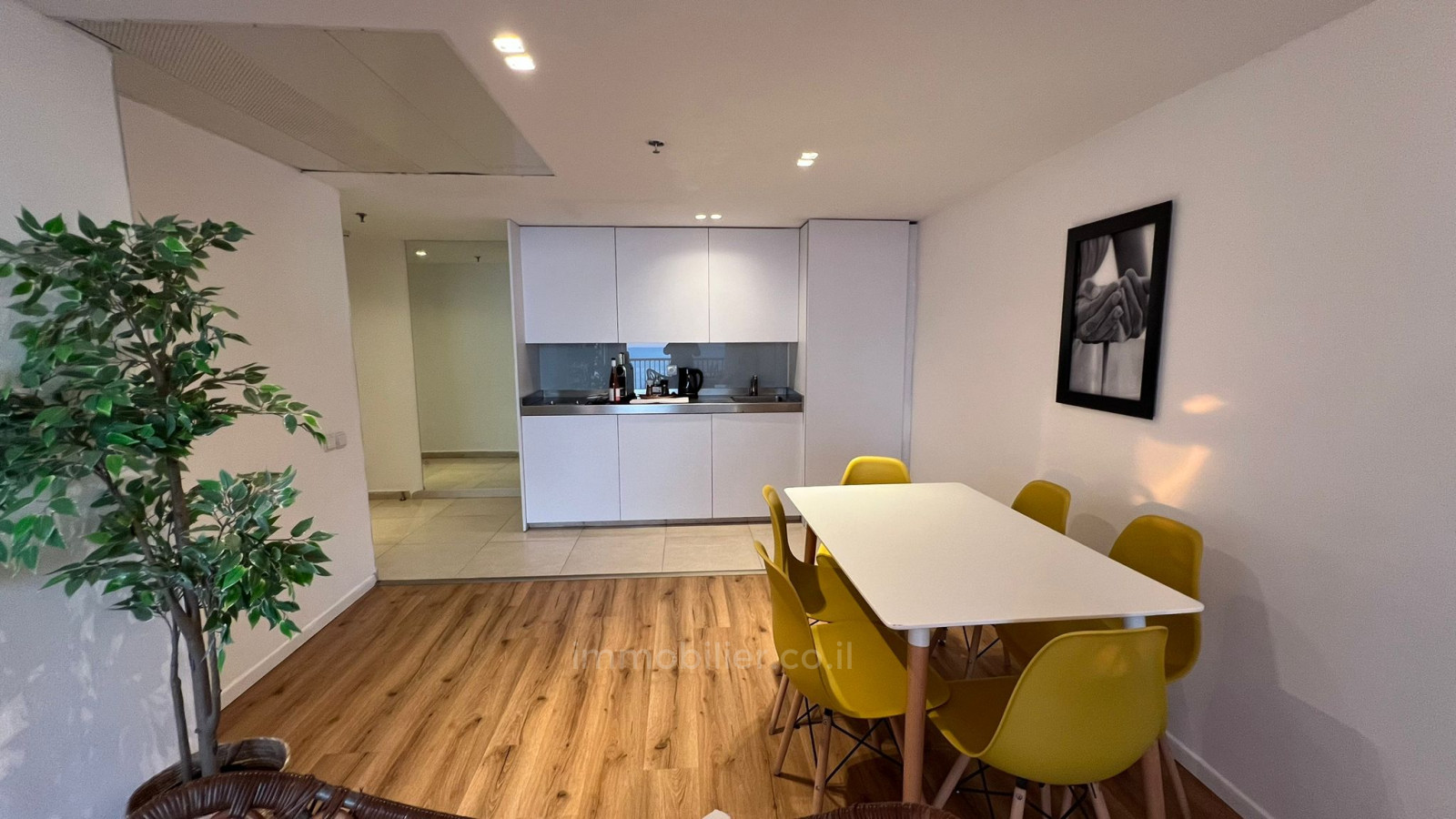 Apartamento 3 cômodos Tel Aviv Primeira linha de mar 511-IBL-1584