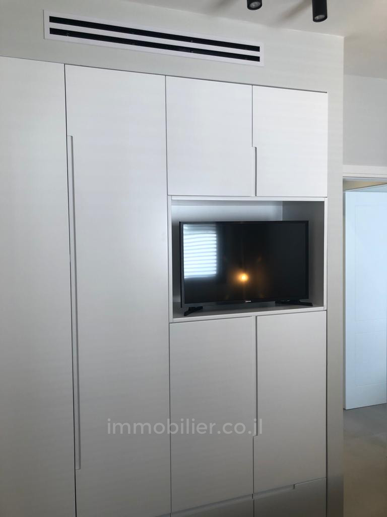Apartamento 3 cômodos Tel Aviv Dizengof 511-IBL-1585