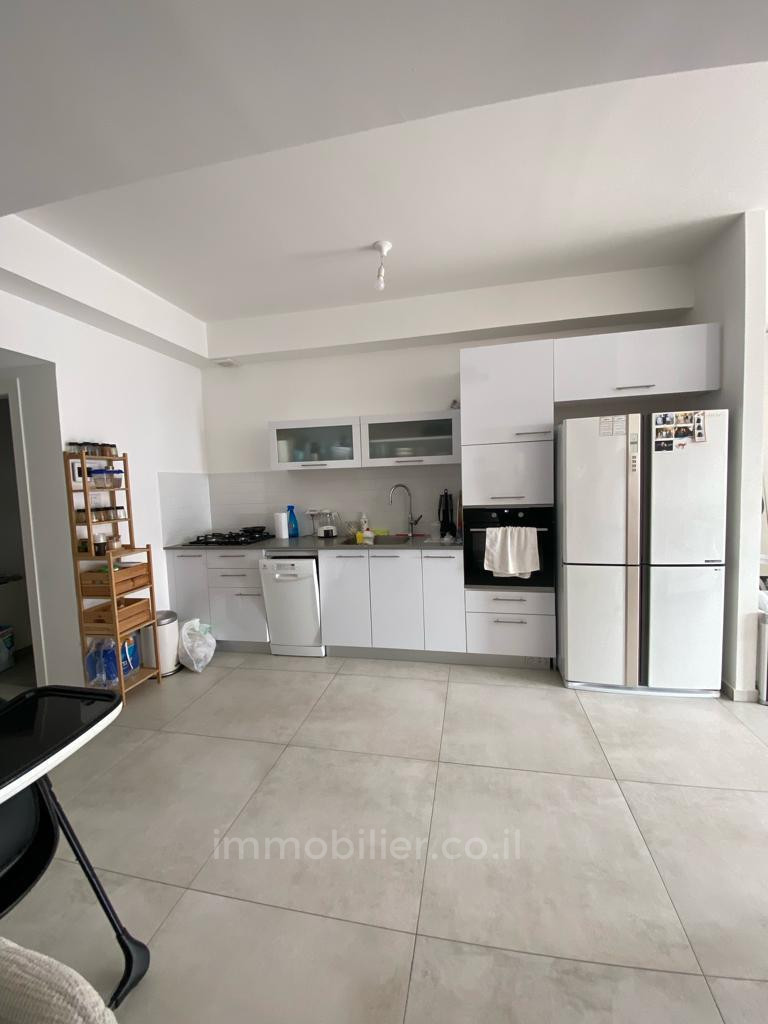 Apartamento 3 cômodos Ashdod Het 511-IBL-1596