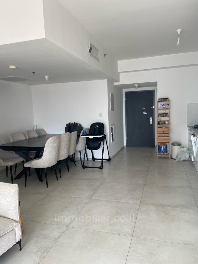 Apartamento 3 cômodos Ashdod Het 511-IBL-1596