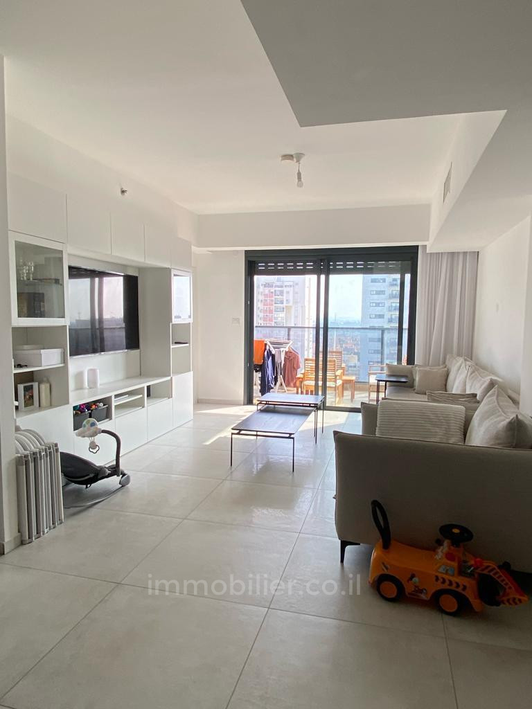 Apartamento 3 cômodos Ashdod Het 511-IBL-1596