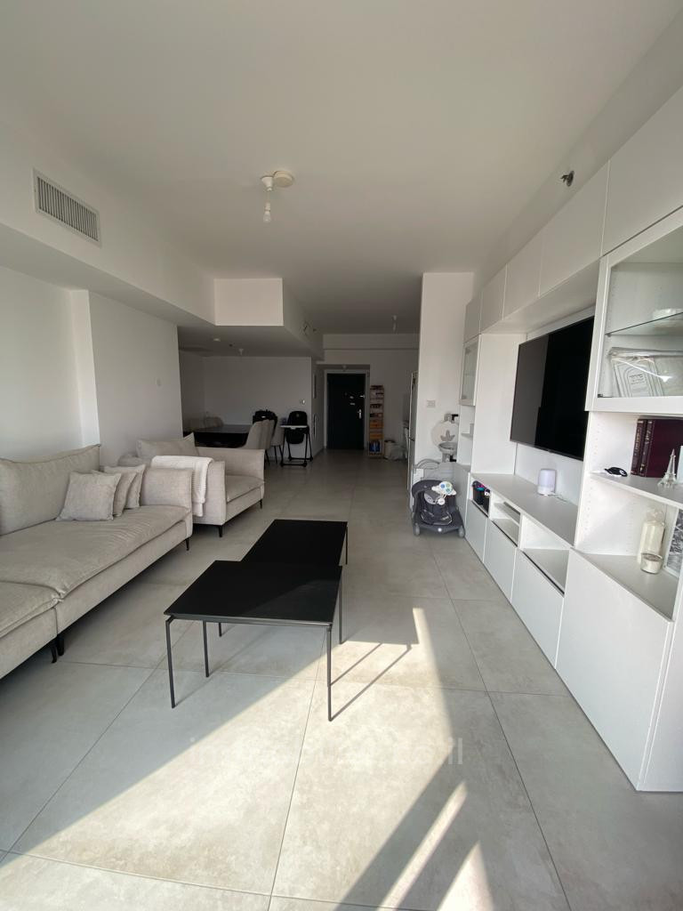 Apartamento 3 cômodos Ashdod Het 511-IBL-1596