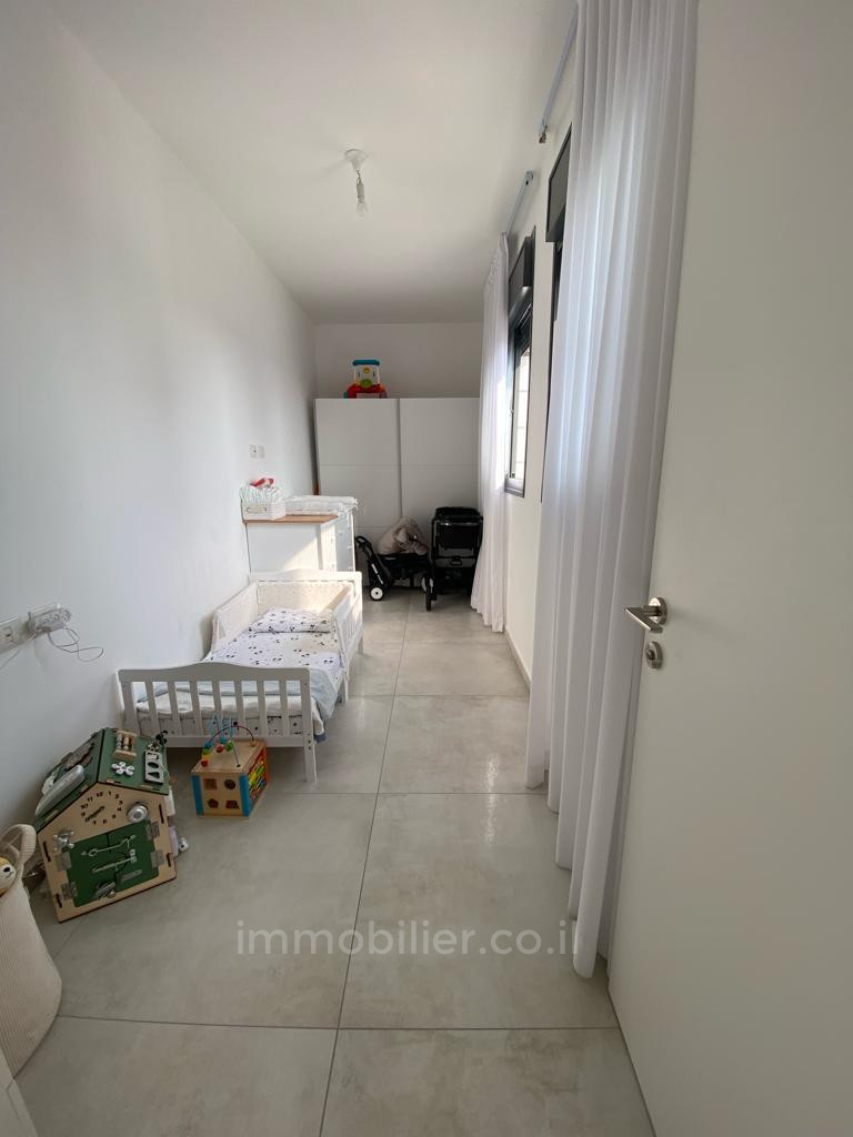 Apartamento 3 cômodos Ashdod Het 511-IBL-1596