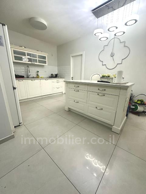 Apartamento 5 cômodos Ashdod Yud Bet 511-IBL-1667