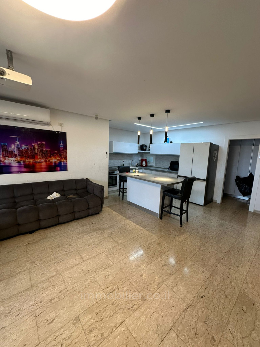 Apartamento garden 6 cômodos Ashdod Tet vav 511-IBL-1681
