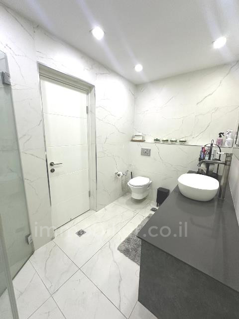 Apartamento 5.5 cômodos Ashdod Yud Bet 511-IBL-1689