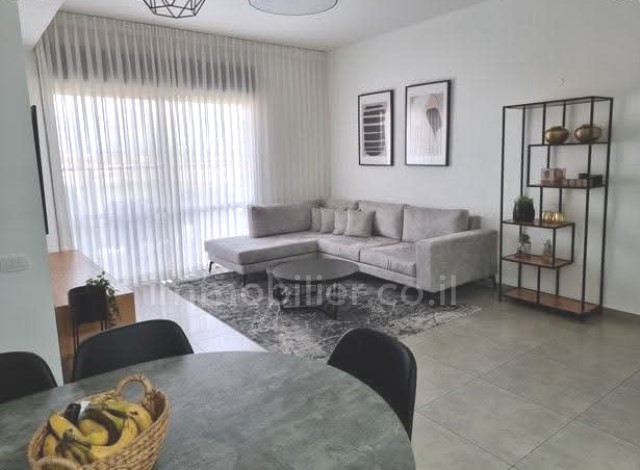 Apartamento 4 cômodos Ascalão Agamim 511-IBL-1690