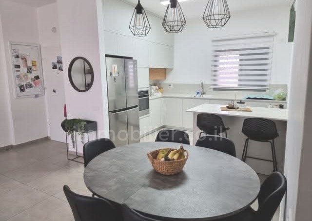 Apartamento 4 cômodos Ascalão Agamim 511-IBL-1690