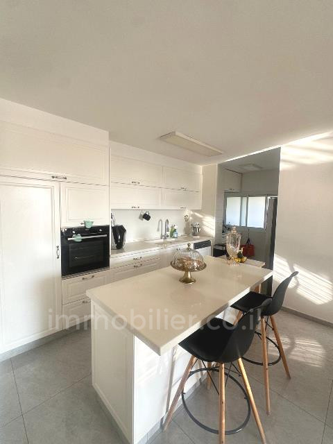 Apartamento 4 cômodos Ashdod Yud Alef 511-IBL-1706