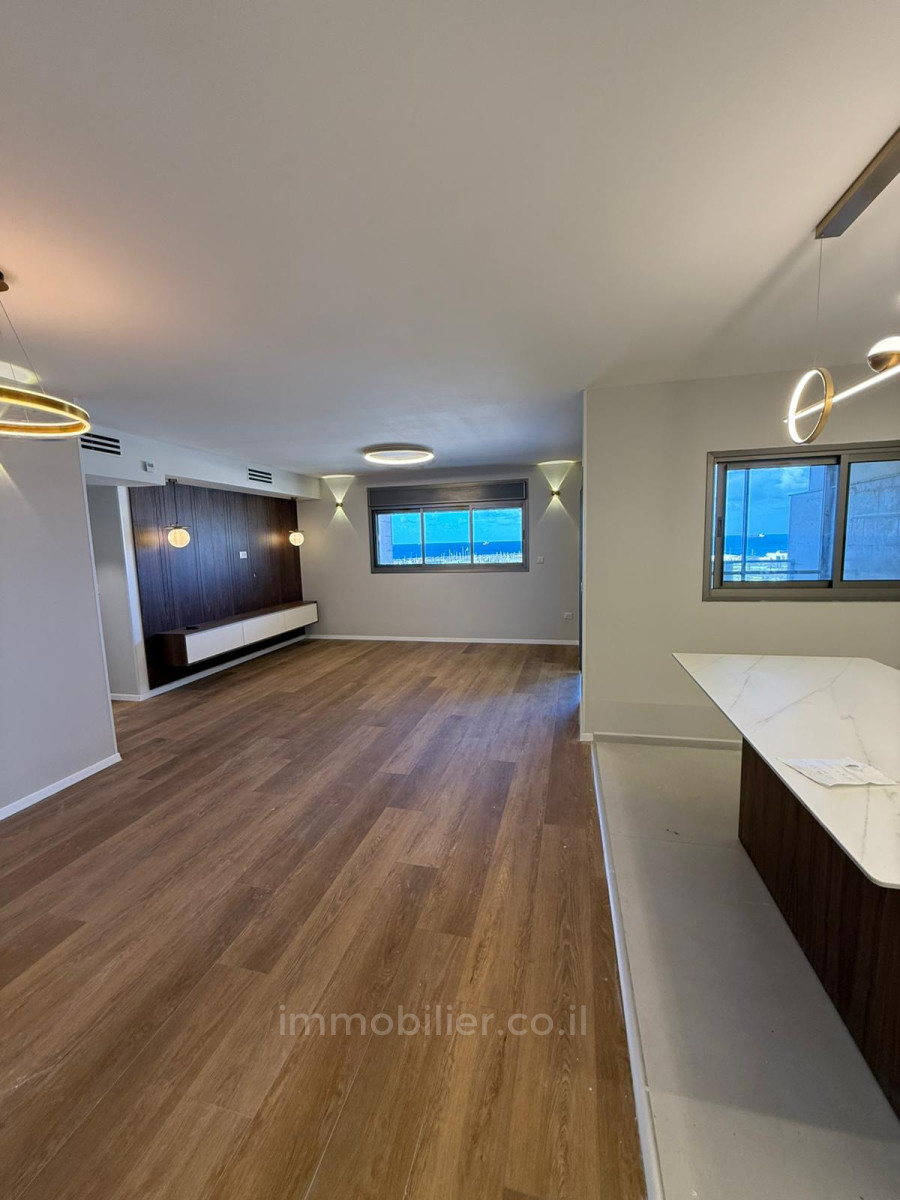 Apartamento 5 cômodos Ashdod Marina 511-IBL-1741