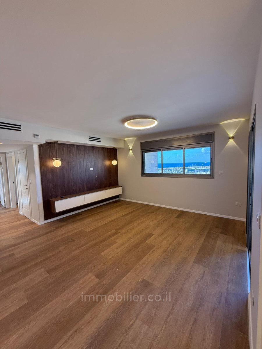 Apartamento 5 cômodos Ashdod Marina 511-IBL-1741