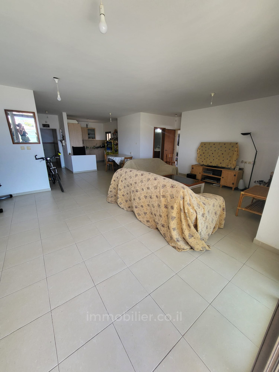 Apartamento 4 cômodos Ascalão Barnea 511-IBL-1762