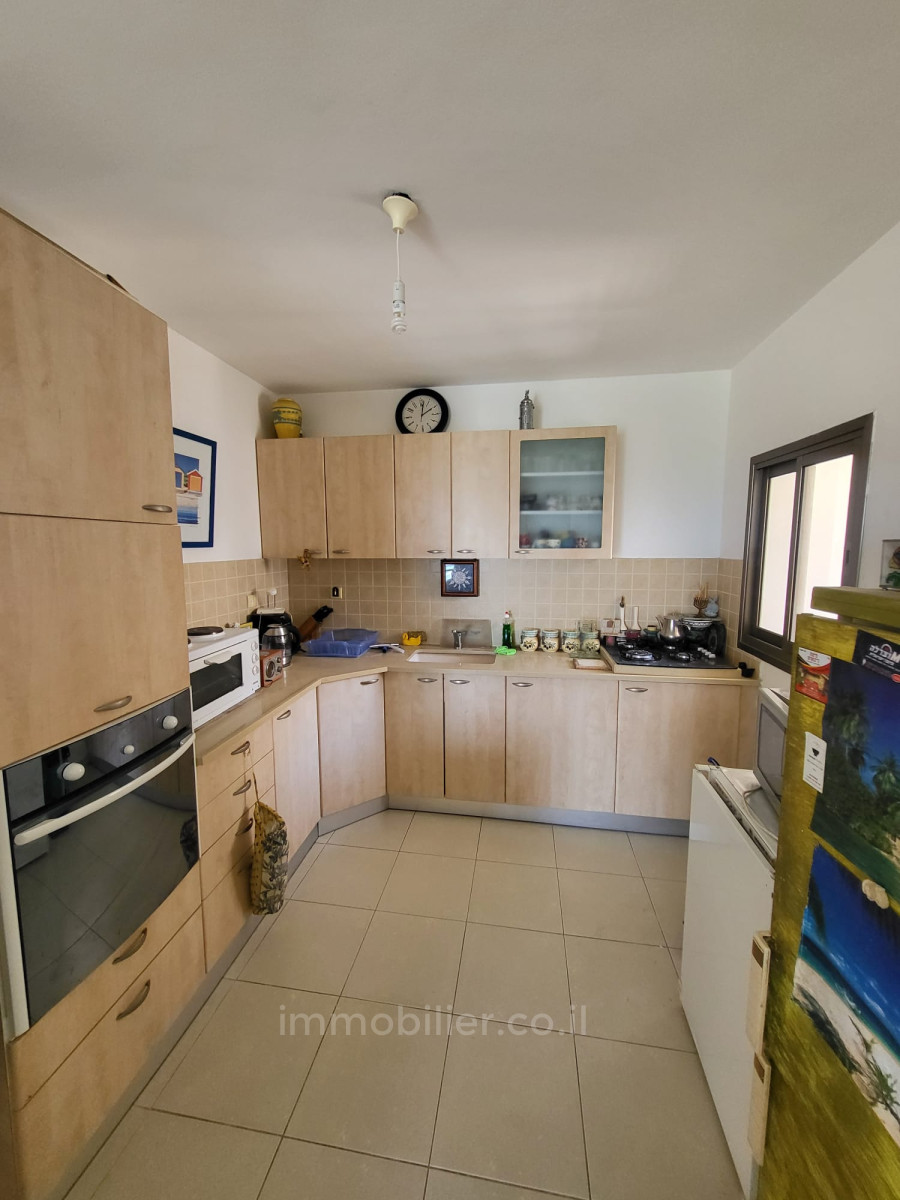 Apartamento 4 cômodos Ascalão Barnea 511-IBL-1762