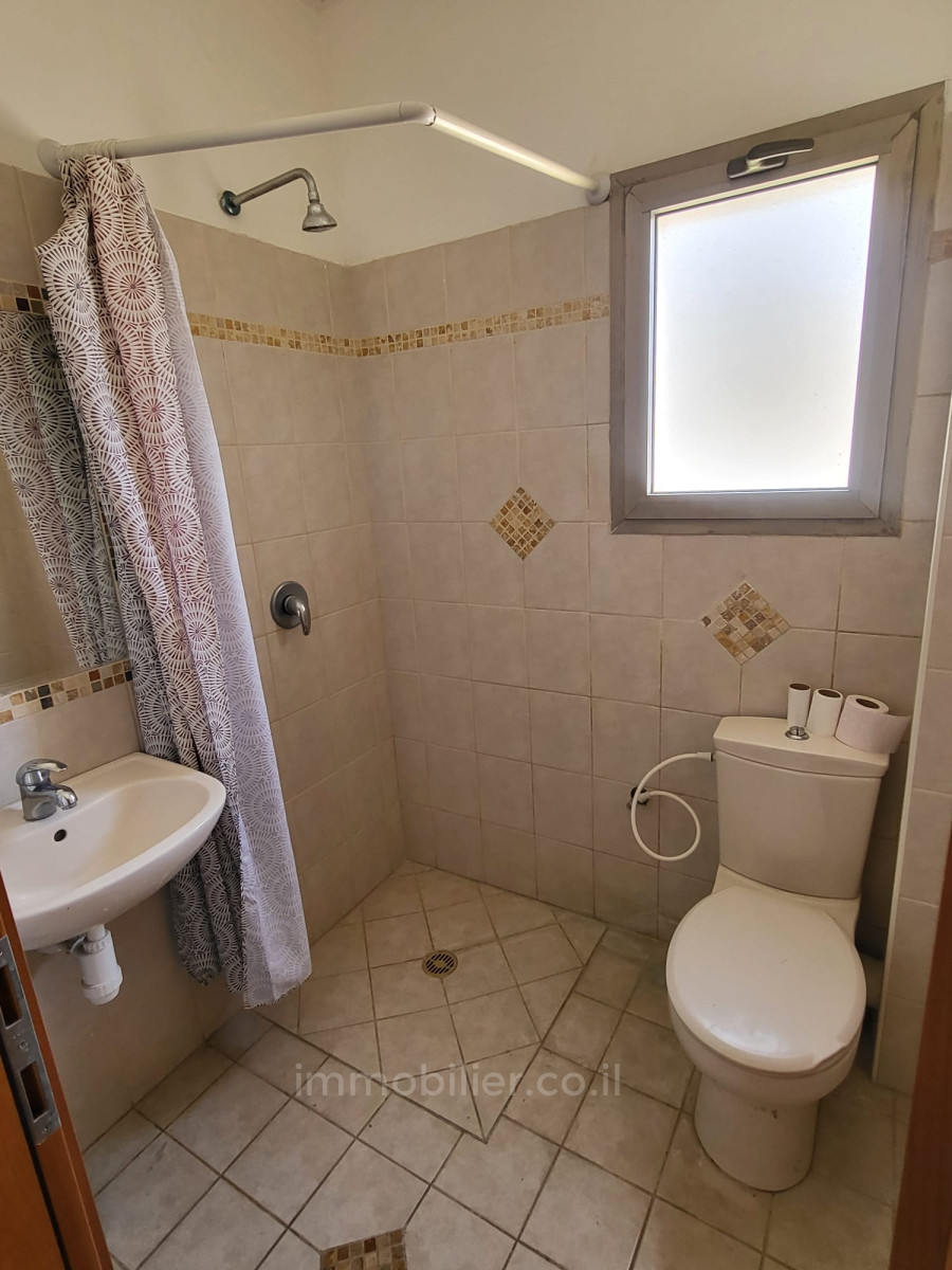 Apartamento 4 cômodos Ascalão Barnea 511-IBL-1762
