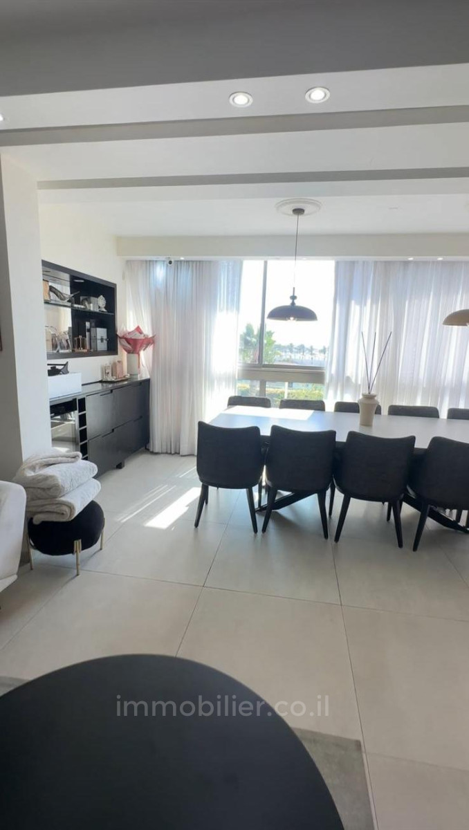 Apartamento garden 6 cômodos Ashdod Marina 511-IBL-1765