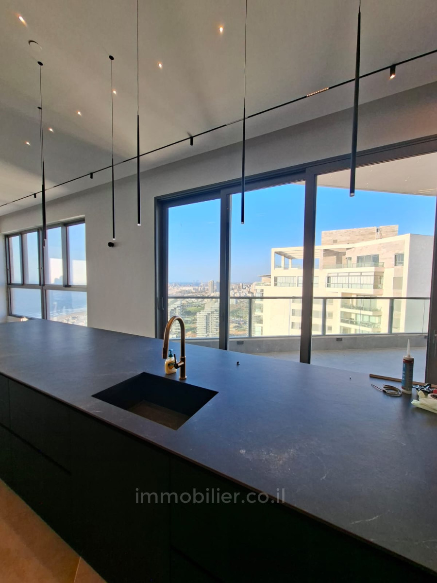 Cobertura 6 cômodos Ashdod Mar 511-IBL-1772