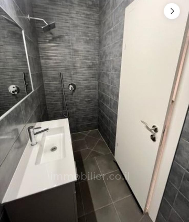 Apartamento 4 cômodos Ashdod Mar 511-IBL-1782