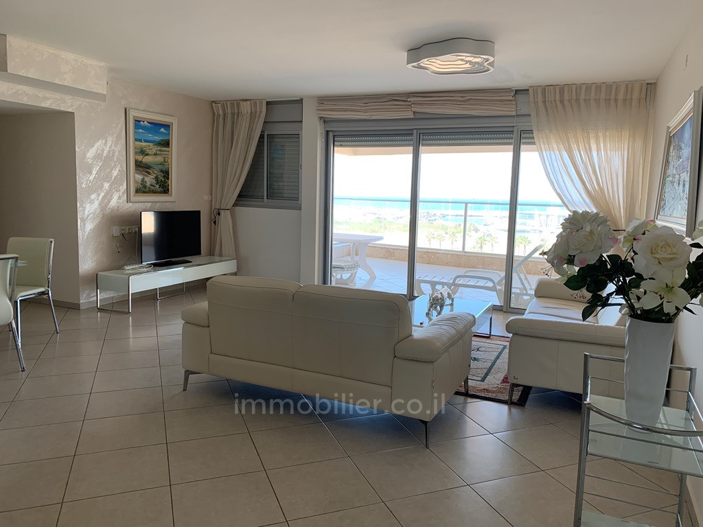 Apartamento 4 cômodos Ashdod Marina 511-IBL-1783