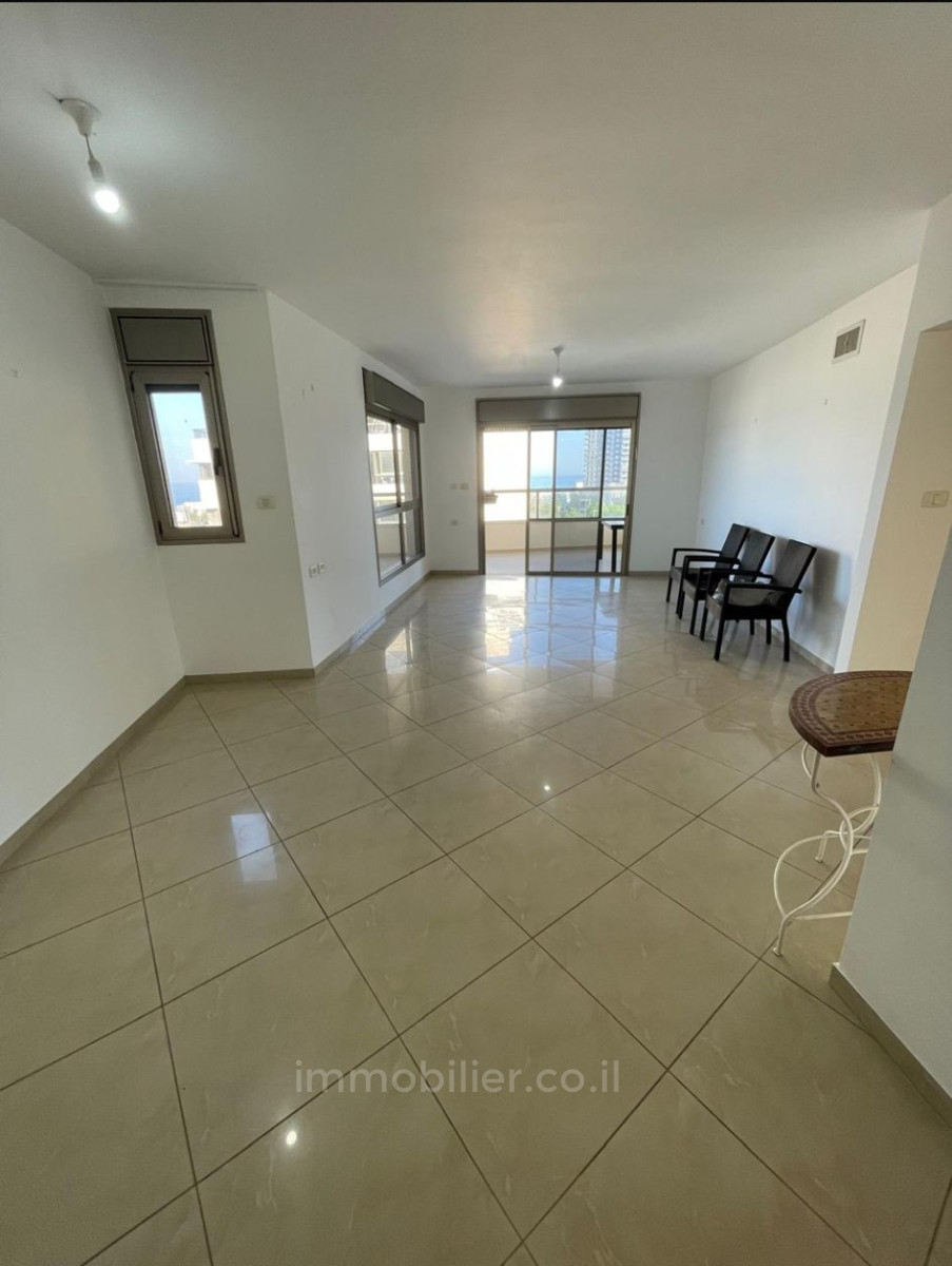 Apartamento 4 cômodos Ashdod Marina 511-IBL-1794