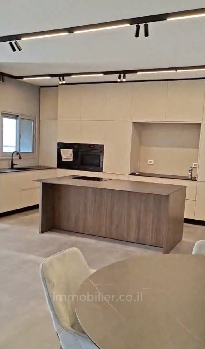 Apartamento 4 cômodos Ashdod City 511-IBL-1802