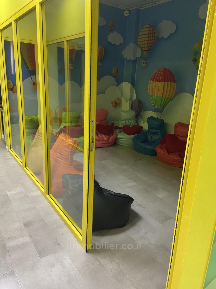 Escritórios 1.5 cômodos Ashdod Het 511-IBL-1806