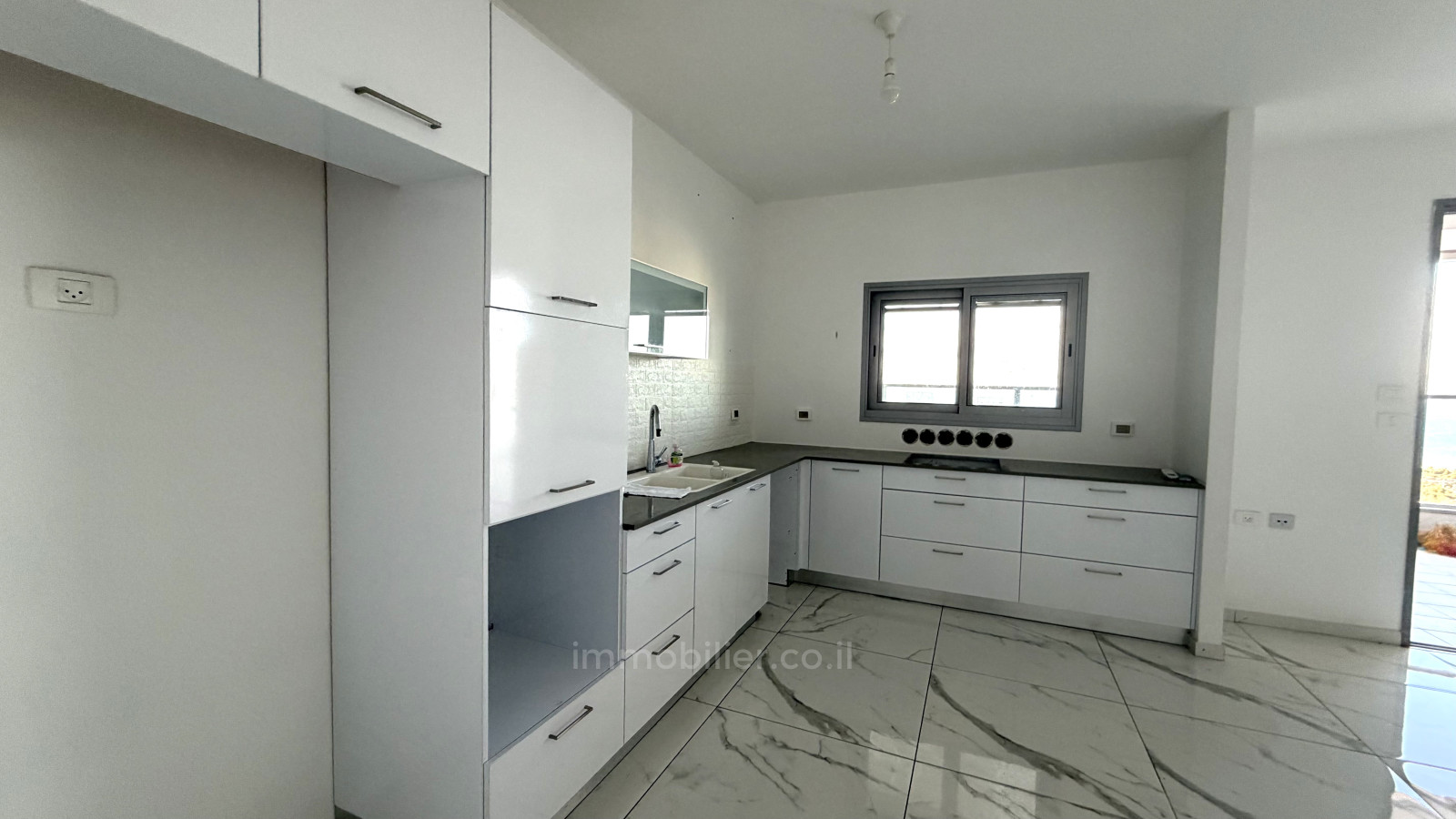 Apartamento 5 cômodos Ashdod Mar 511-IBL-1809