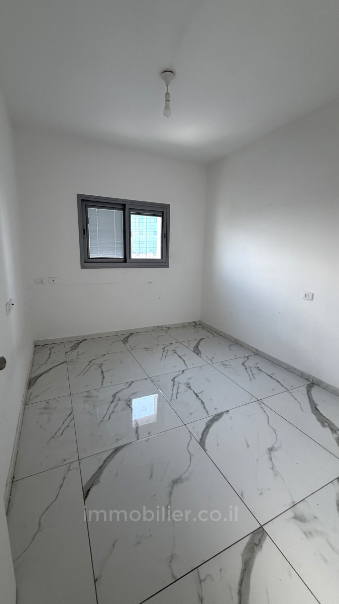 Apartamento 5 cômodos Ashdod Mar 511-IBL-1809