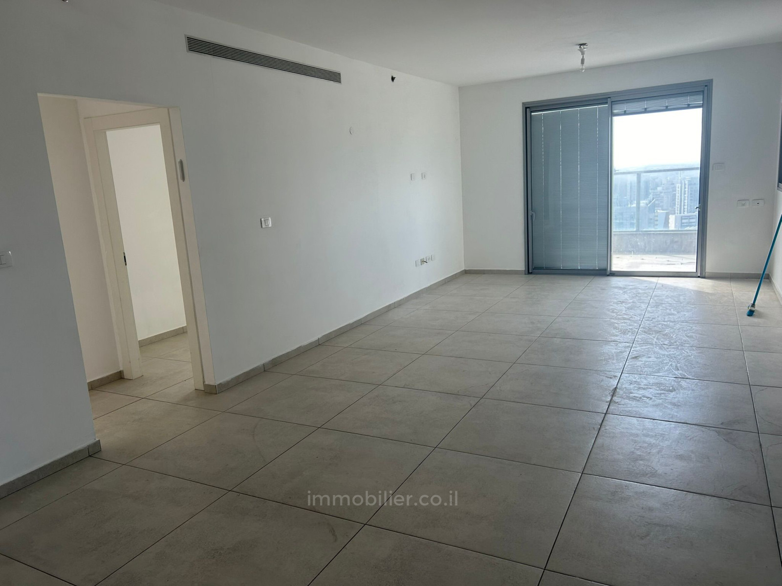Apartamento 4 cômodos Ashdod Mar 511-IBL-1811