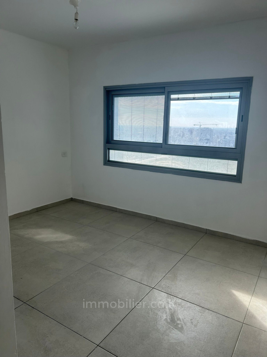 Apartamento 4 cômodos Ashdod Mar 511-IBL-1811