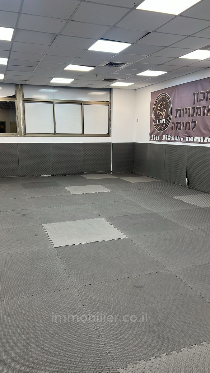 Escritórios 1.5 cômodos Ashdod Het 511-IBL-1818