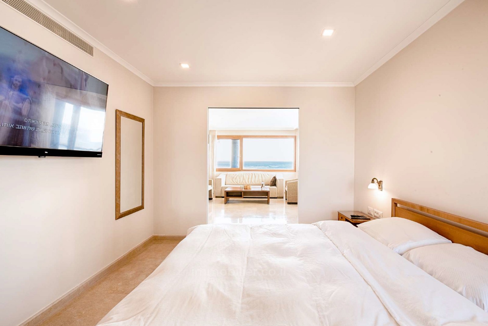 Apartamento 3 cômodos Tel Aviv Primeira linha de mar 512-IBL-34