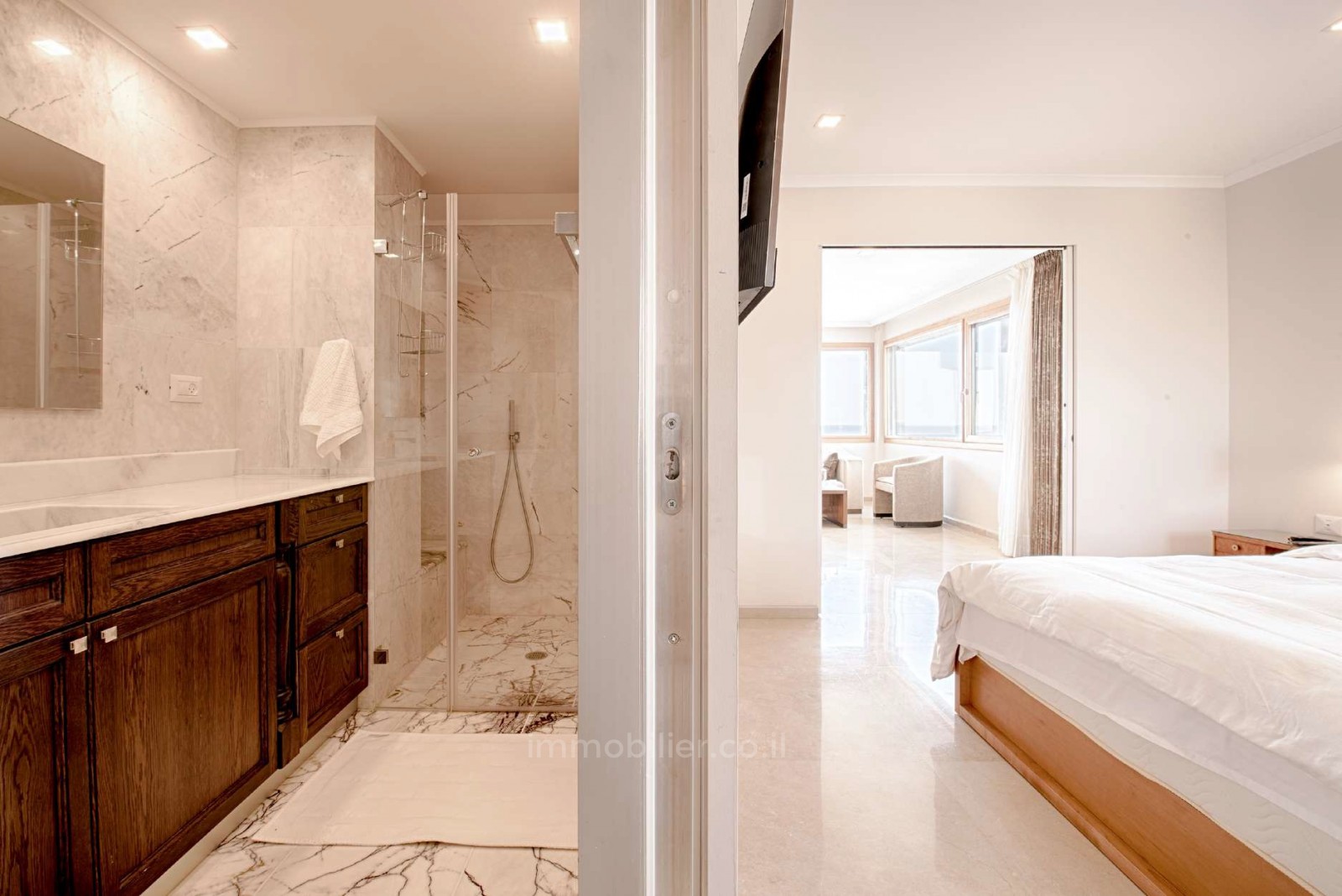 Apartamento 3 cômodos Tel Aviv Primeira linha de mar 512-IBL-34