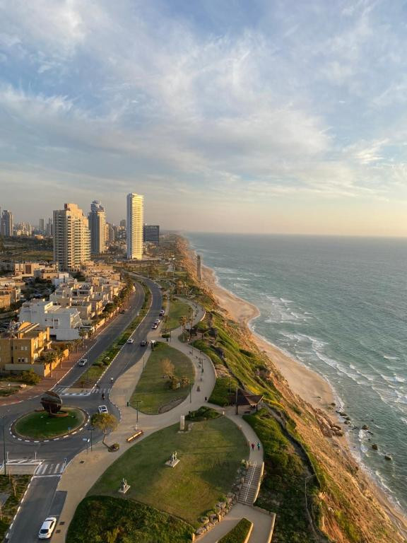 Apartamento 5 cômodos Netanya Nat600 513-IBL-213