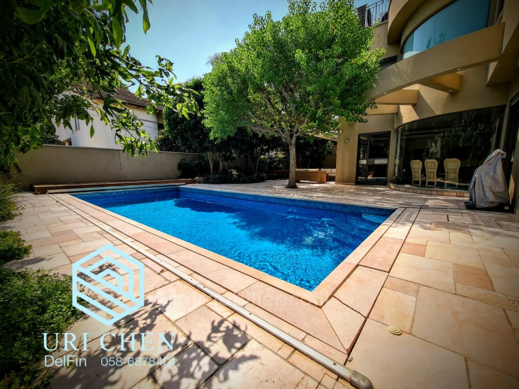 Casarão 6 cômodos Raanana Perto do centro 514-IBL-11