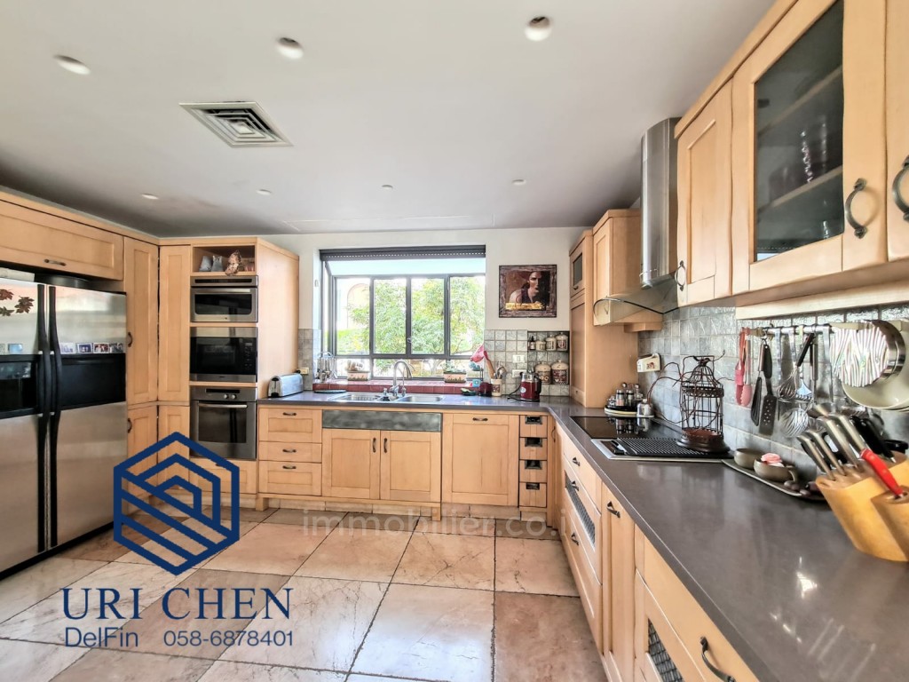 Casarão 6 cômodos Raanana Perto do centro 514-IBL-11