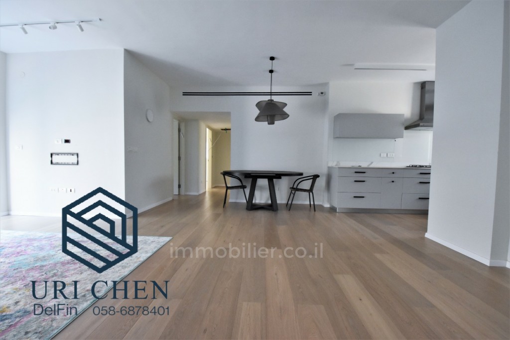 Apartamento 3.5 cômodos Raanana 2003 514-IBL-9