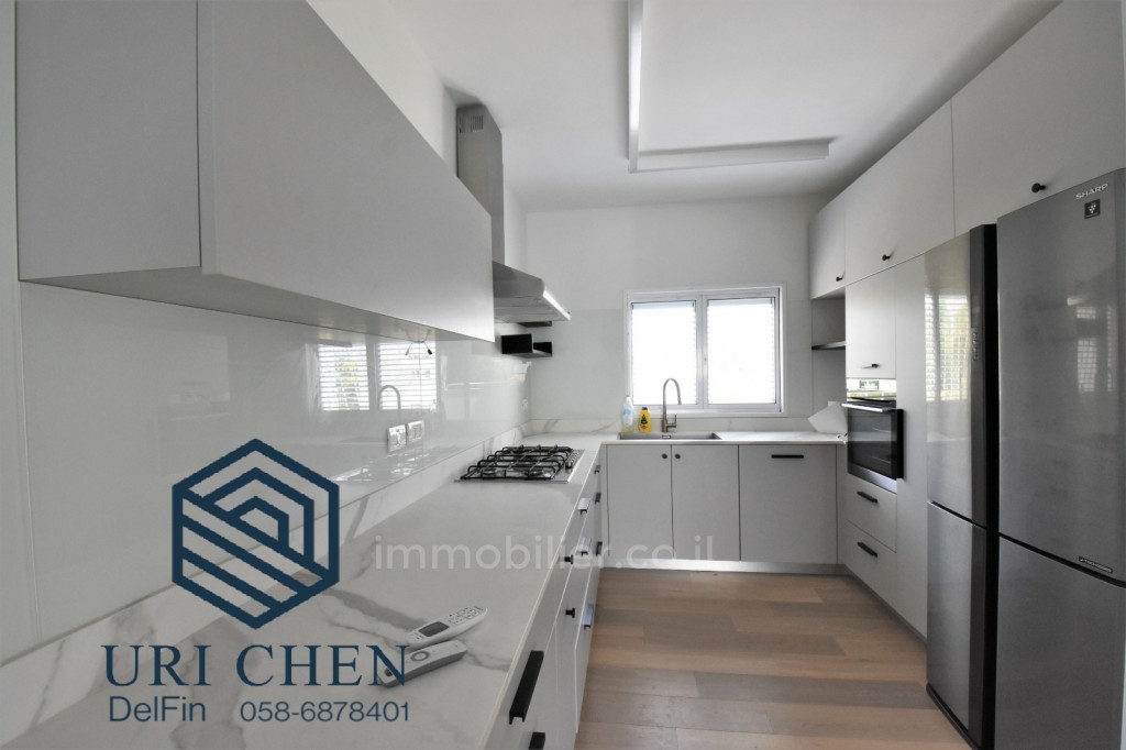 Apartamento 3.5 cômodos Raanana 2003 514-IBL-9