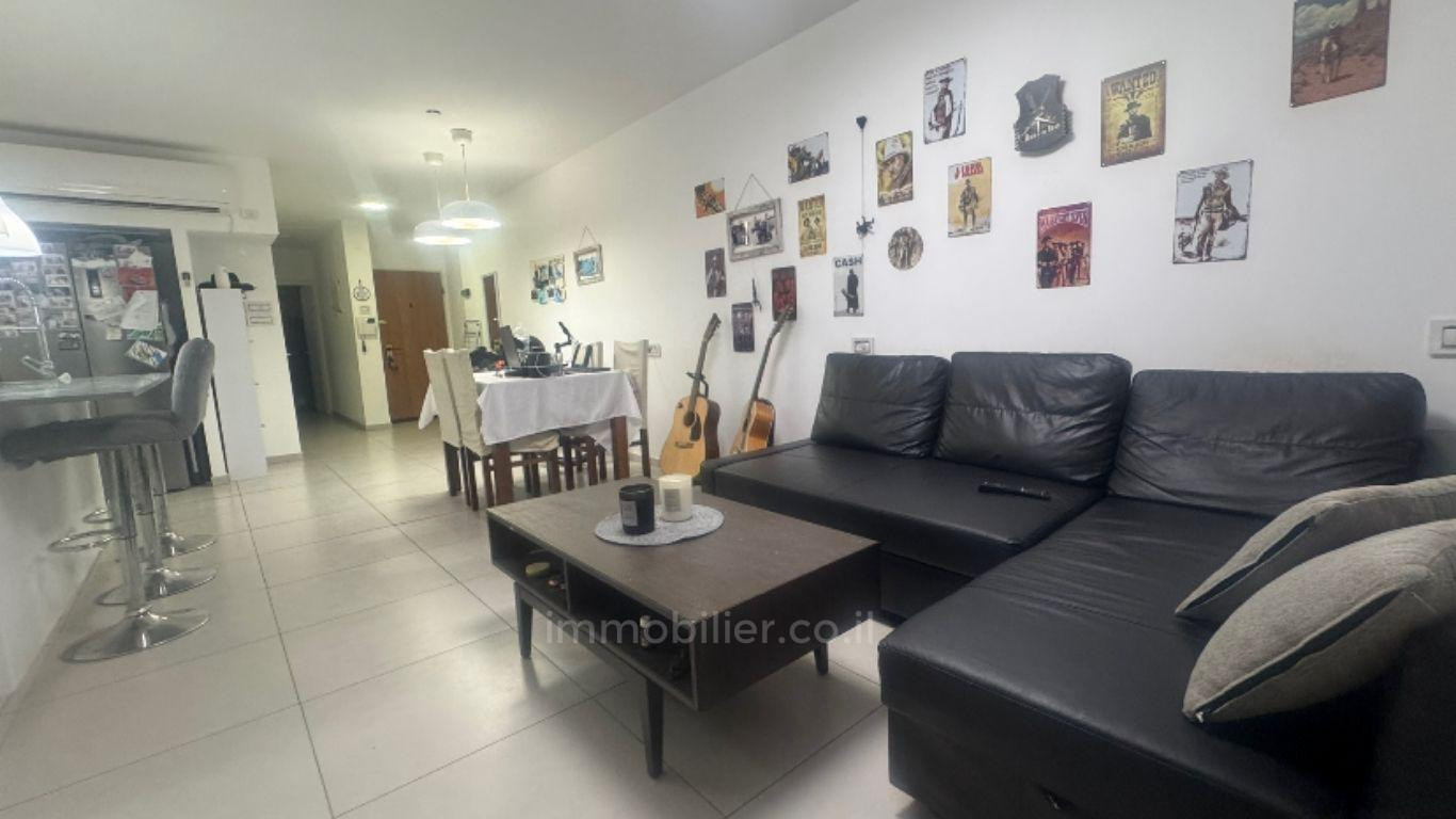 Apartamento 4 cômodos Nahariya Centro da cidade 523-IBL-31