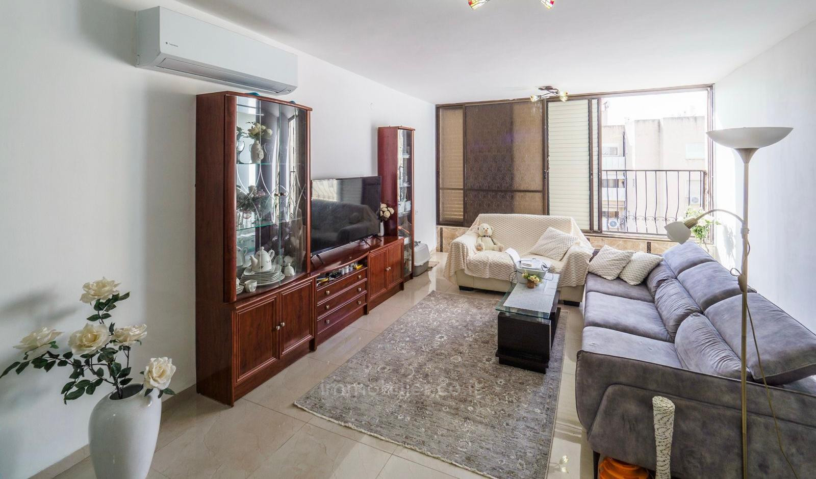 Apartamento 4 cômodos Nahariya Centro da cidade 523-IBL-43