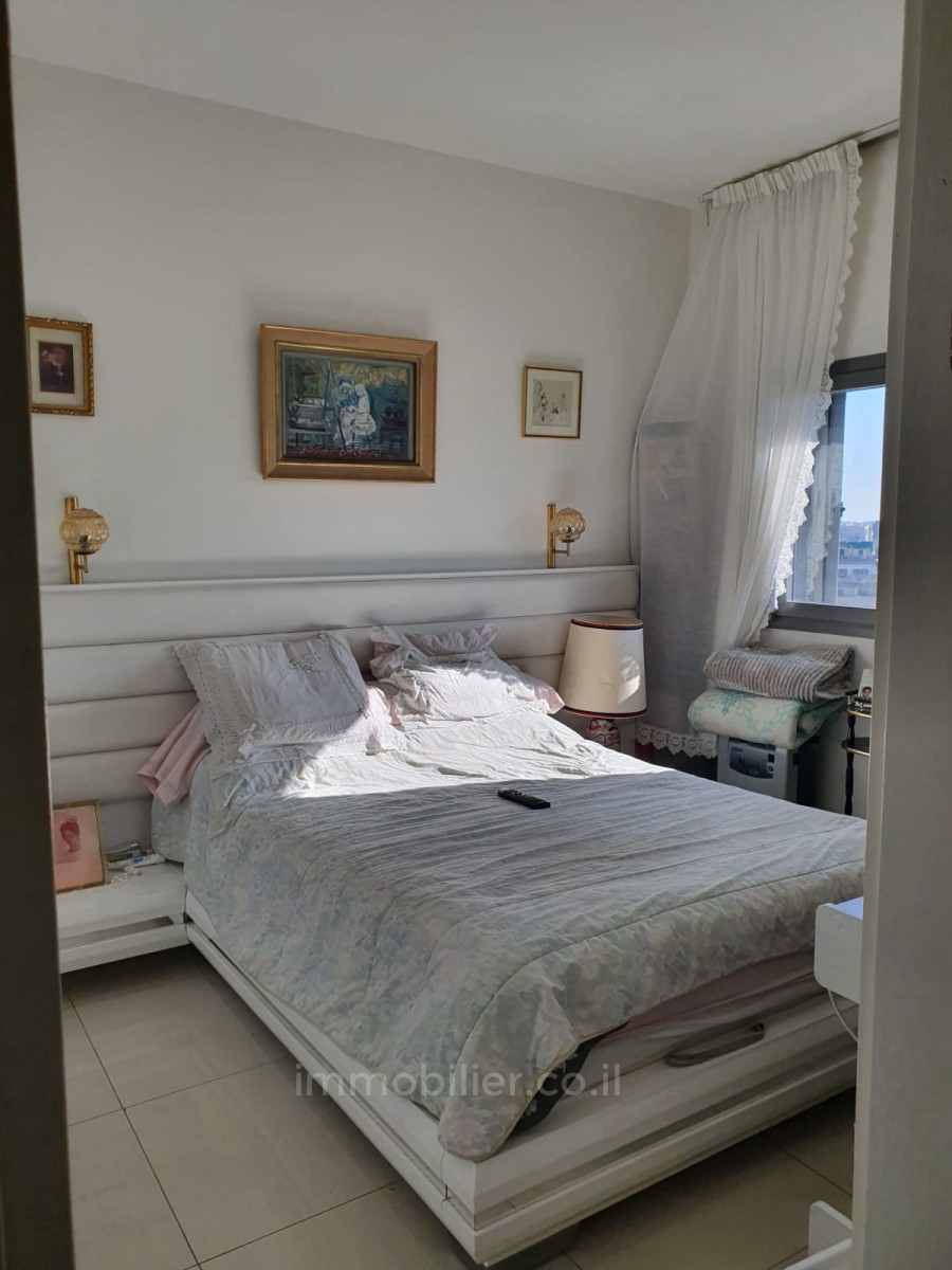 Apartamento 3 cômodos Jerusalém Centro da cidade 524-IBL-17