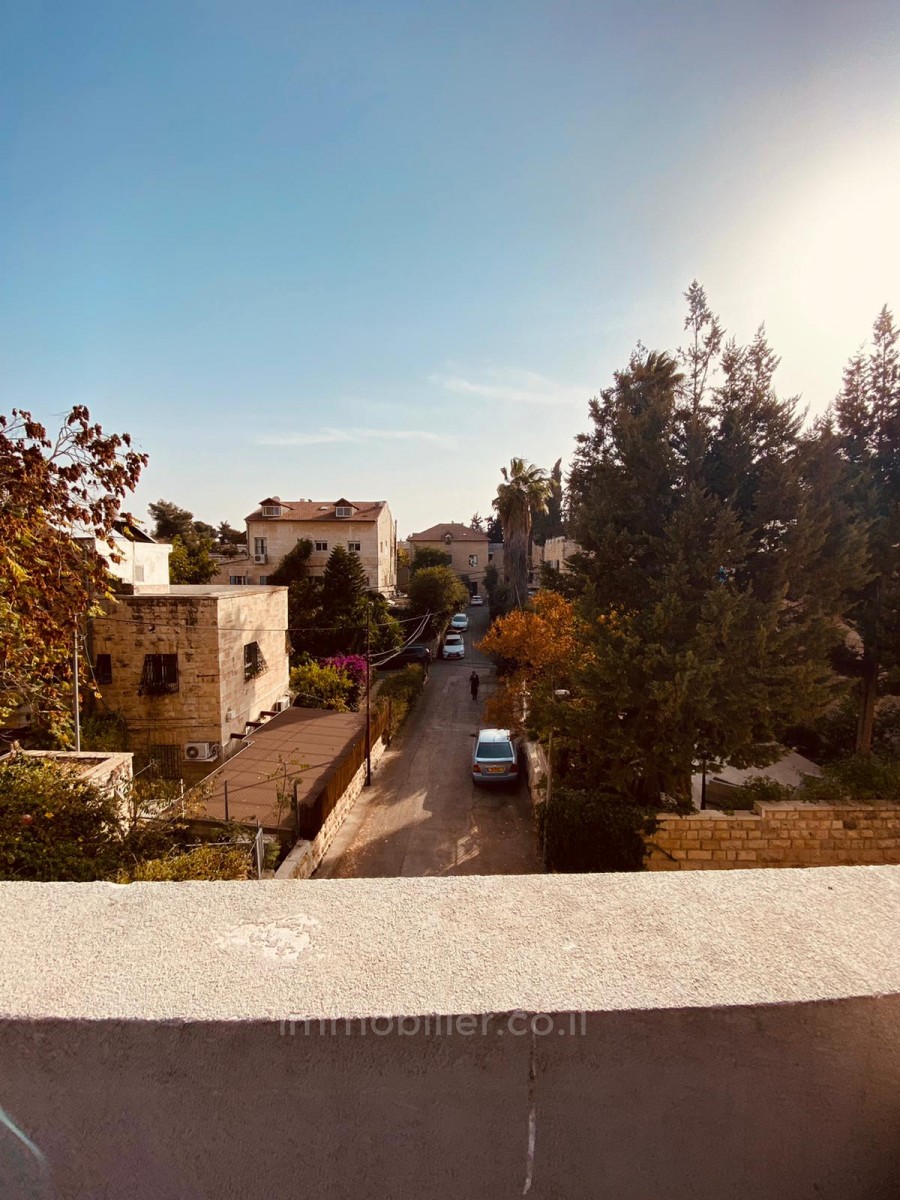 Casa de campo 6.5 cômodos Jerusalém Katamon hayeshana 524-IBL-1